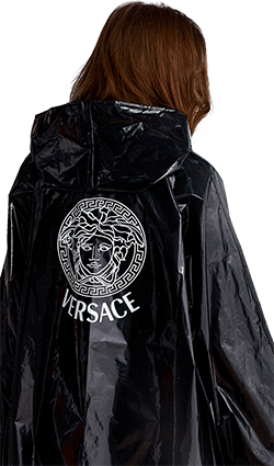плащ с логотипом на спине для «Versace»