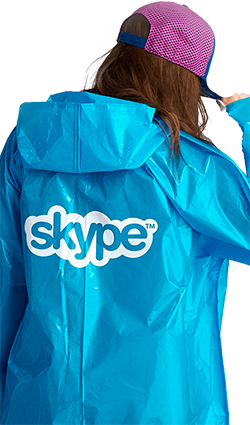 плащ с логотипом на спине для «Skype»
